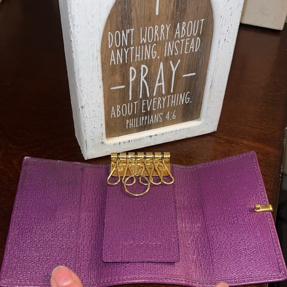 YSL Yves Saint Laurent "Y" 6-ring Leather Key Case in Purple w Gold Hardware EUC - Picture 9 of 17